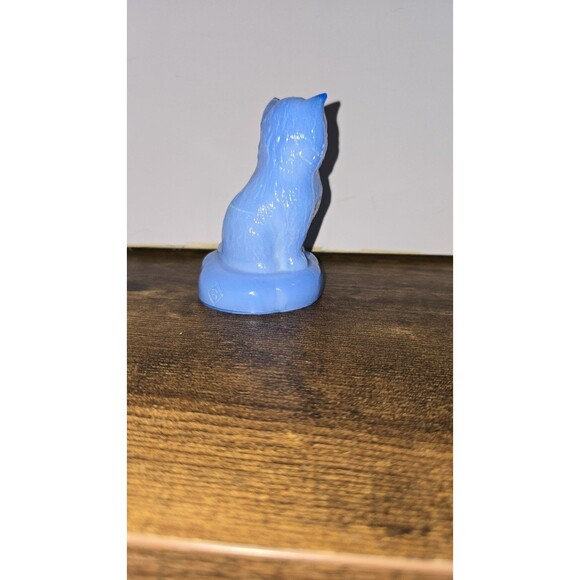 Boyd Glass Miss Cotton on Pillow vintage cat 'Delphinium' - Picture 3 of 5